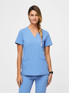 FIGS Casma 3 Pocket Scrub Top in Ceil Blue